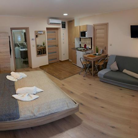 Holiday Apartmanhaz Гюла Екстериор снимка