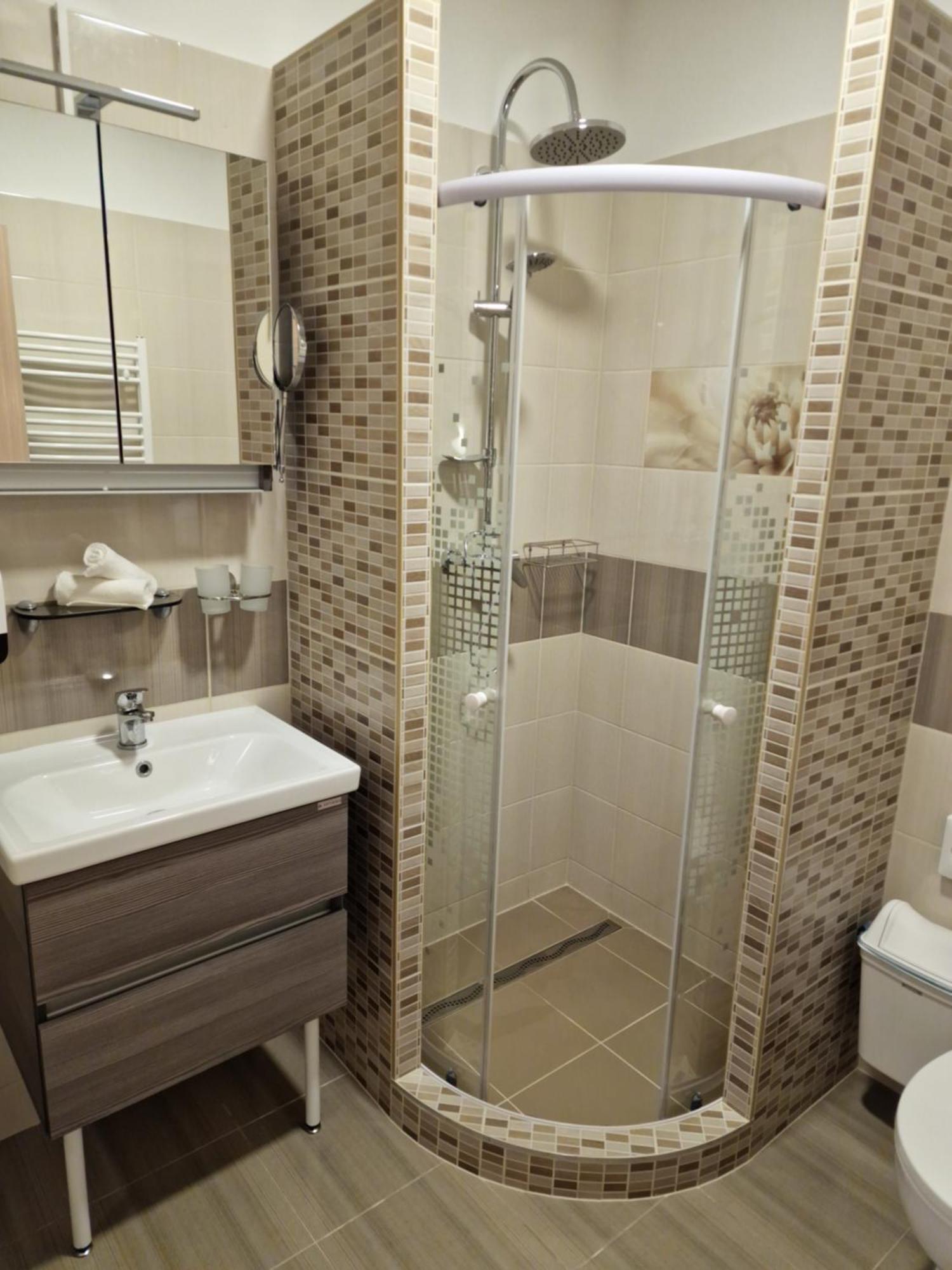 Holiday Apartmanhaz Гюла Екстериор снимка