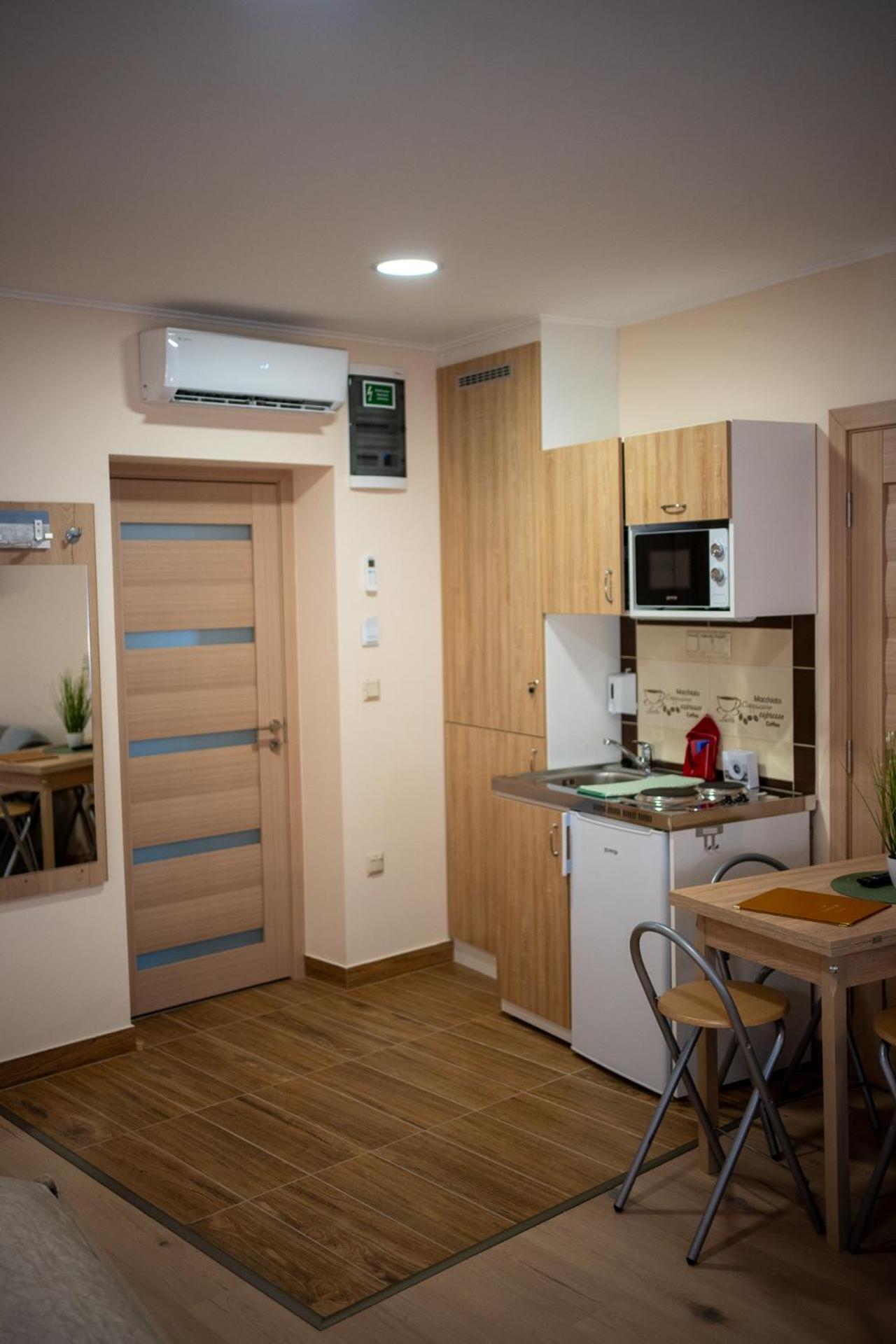 Holiday Apartmanhaz Гюла Екстериор снимка