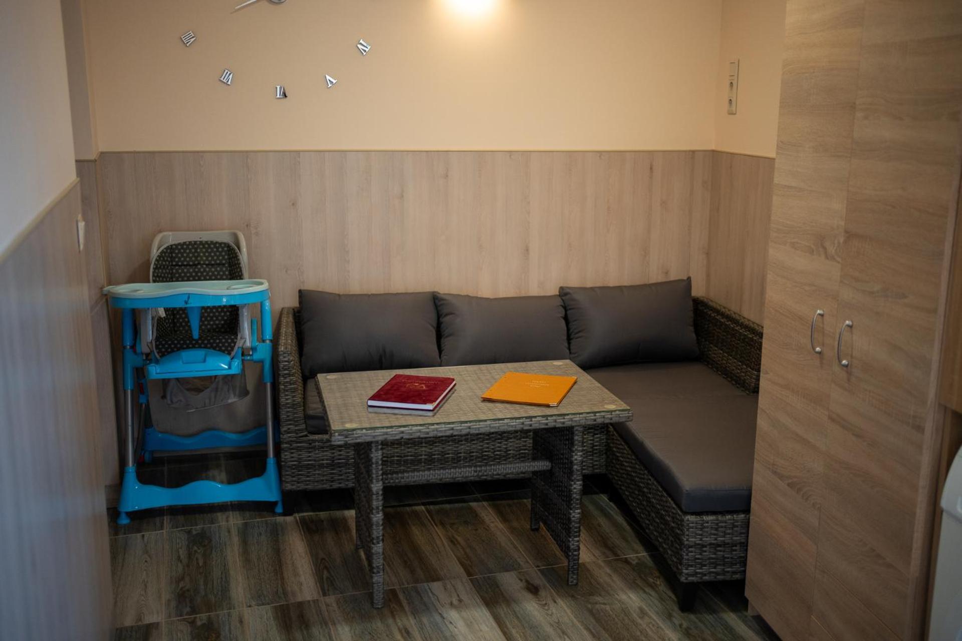 Holiday Apartmanhaz Гюла Екстериор снимка