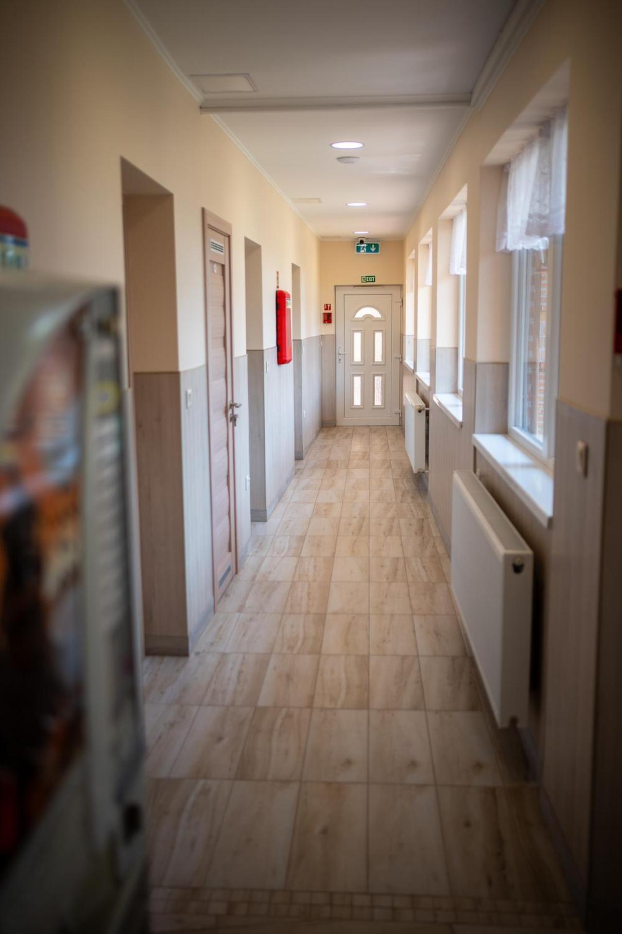 Holiday Apartmanhaz Гюла Екстериор снимка