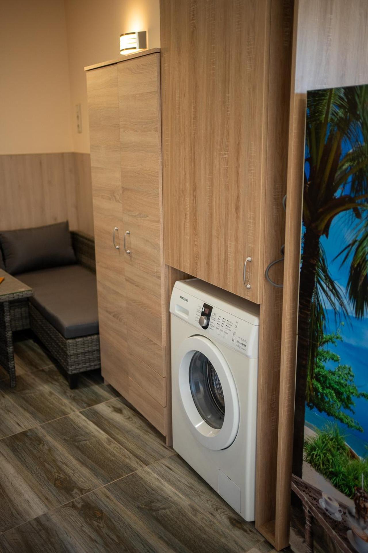 Holiday Apartmanhaz Гюла Екстериор снимка