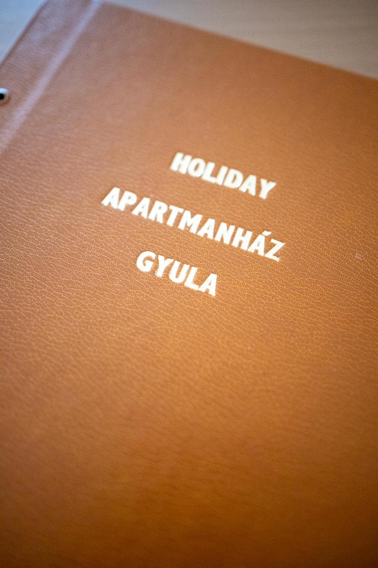 Holiday Apartmanhaz Гюла Екстериор снимка