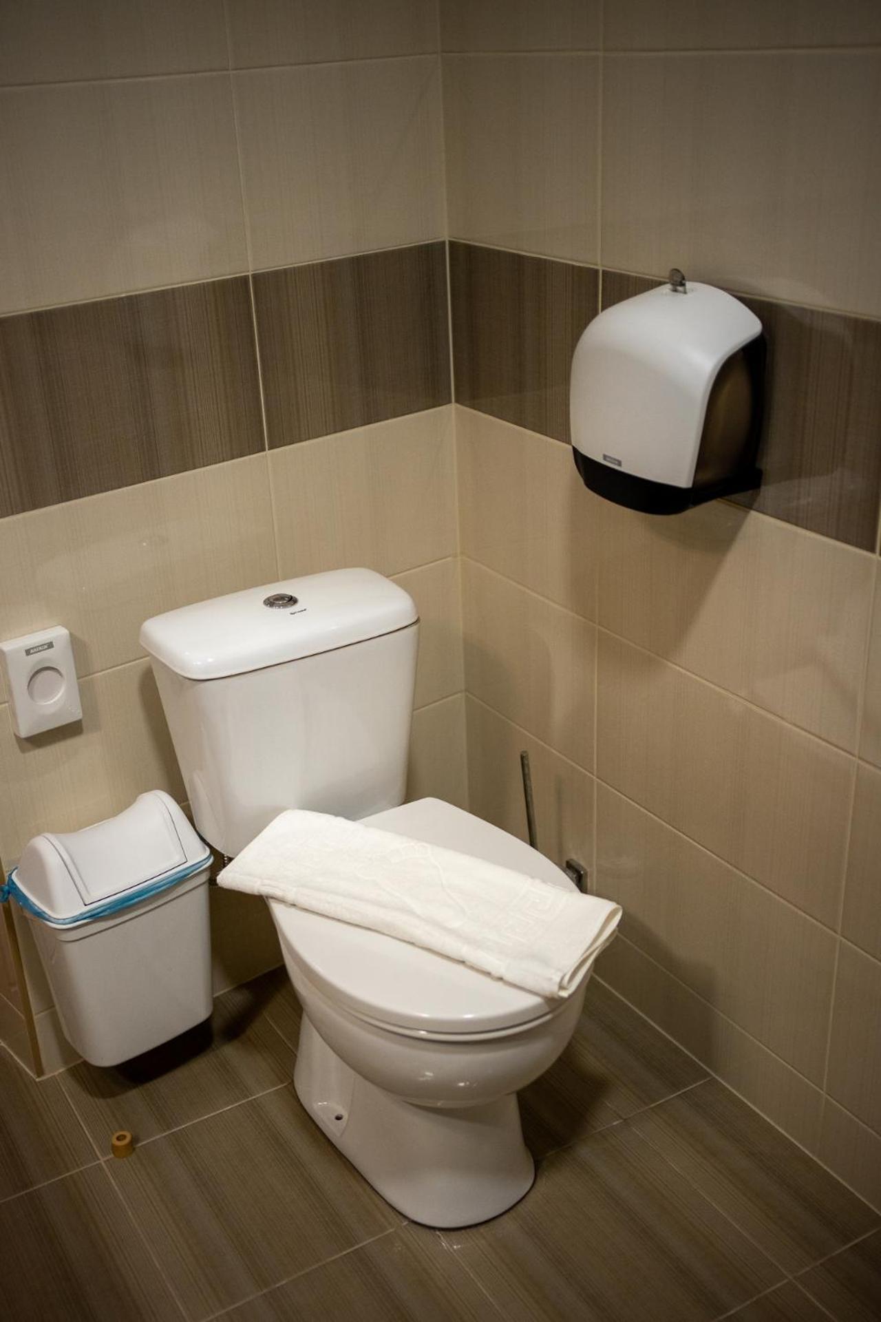 Holiday Apartmanhaz Гюла Екстериор снимка